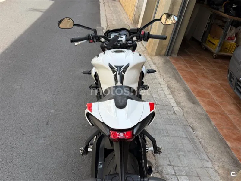 Triumph Street Triple - Vista 6