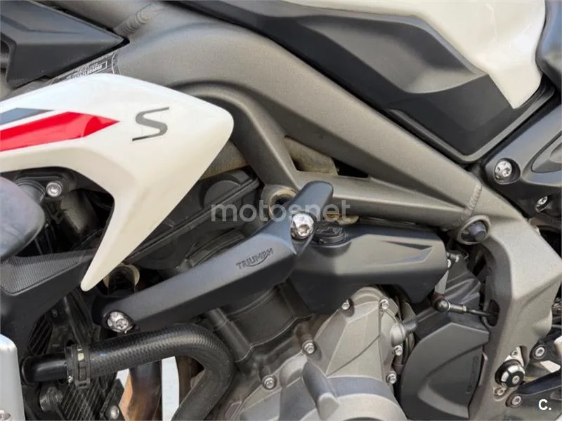 Triumph Street Triple - Vista 7