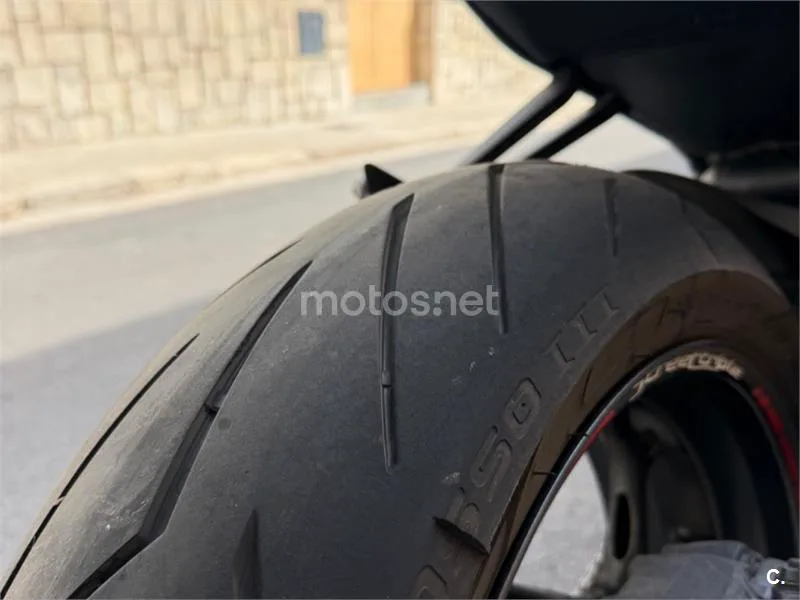 Triumph Street Triple - Vista 8