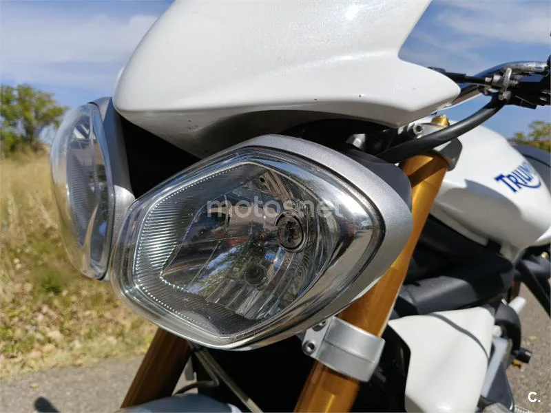 Triumph Street Triple - Vista 11