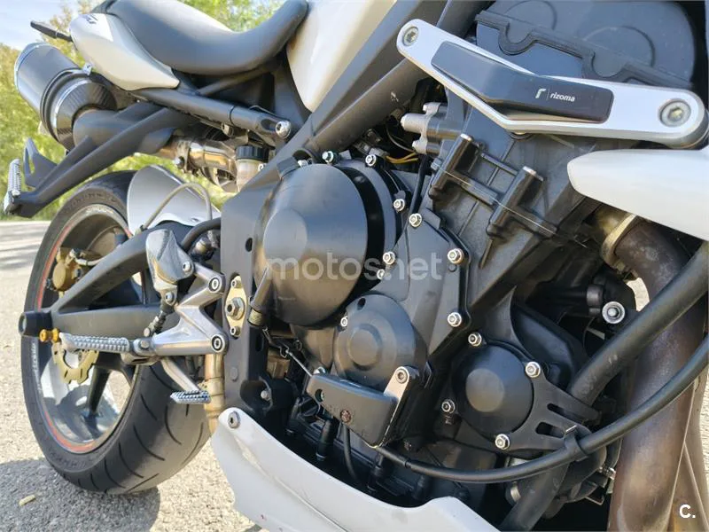 Triumph Street Triple - Vista 8