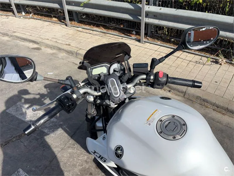 Yamaha XJ6 Diversion N - Vista 23