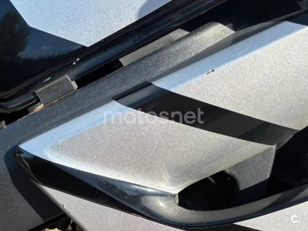 Honda CBR125R - Vista 10