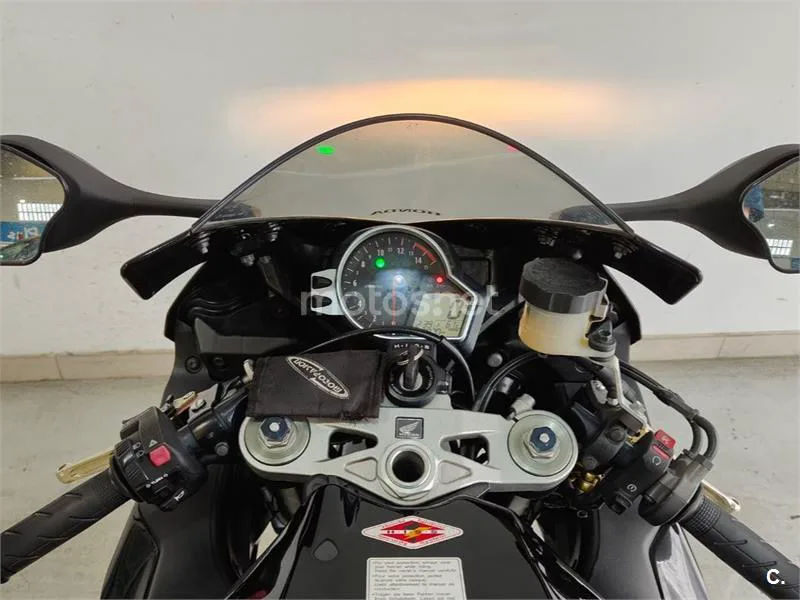 Honda CBR1000RR Fireblade - Vista 3