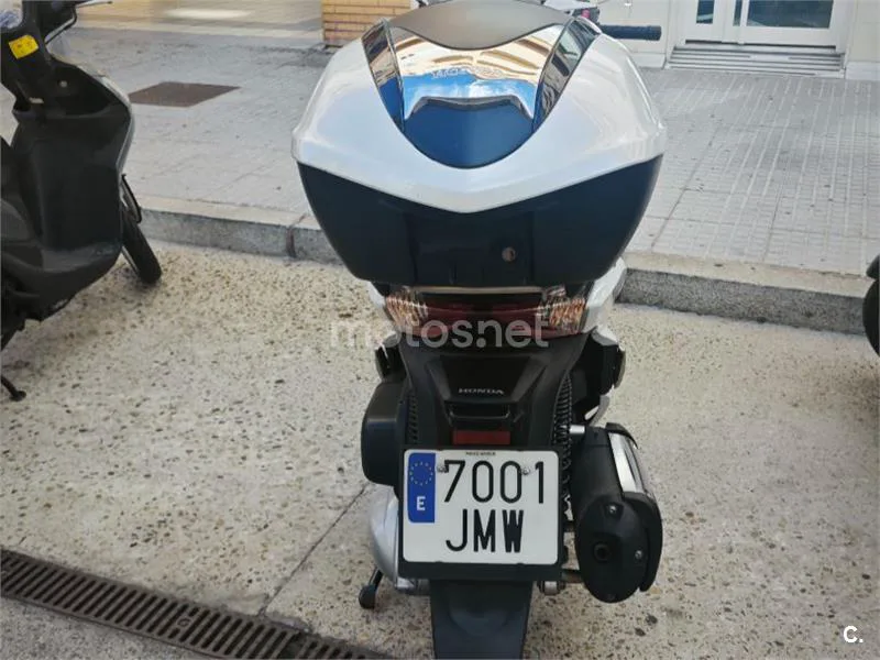 Honda SH300i - Vista 5