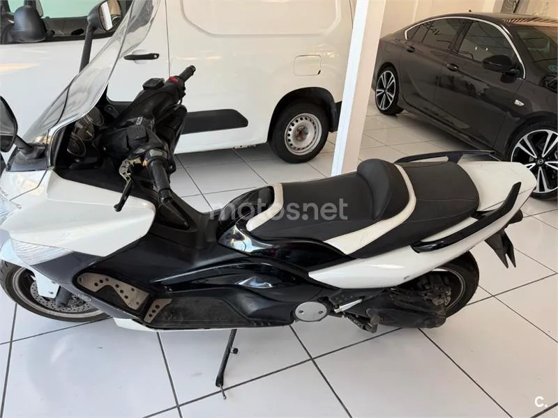 Yamaha TMAX 500 - Vista 13