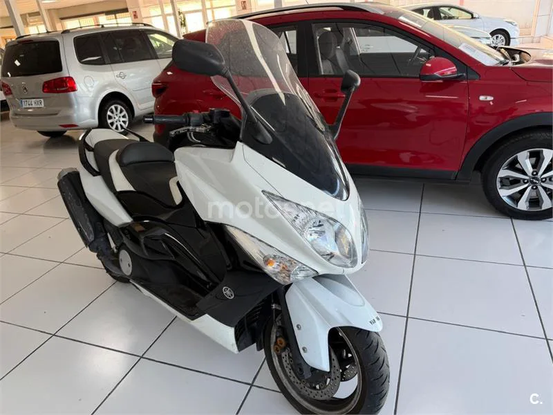 Yamaha TMAX 500 - Vista 10