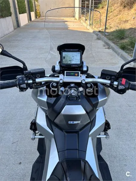 Honda X-ADV - Vista 8