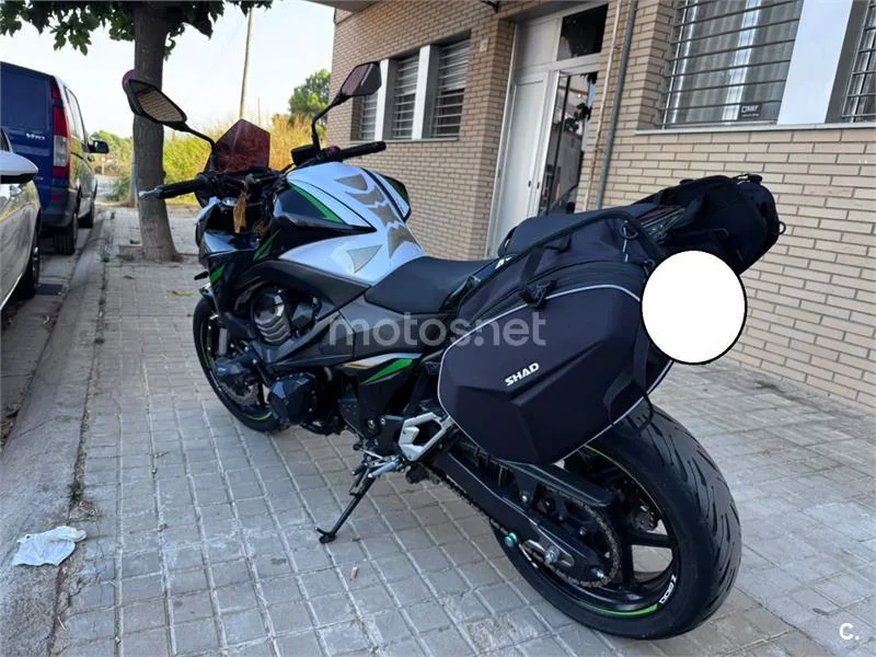 Kawasaki Z800 - Vista 3