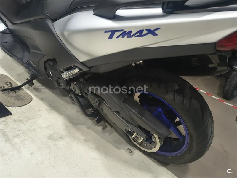 Yamaha TMAX - Vista 5