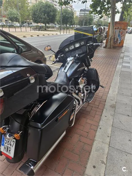 Harley-Davidson Street Glide - Vista 11