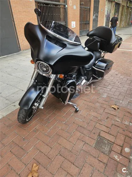 Harley-Davidson Street Glide - Vista 4
