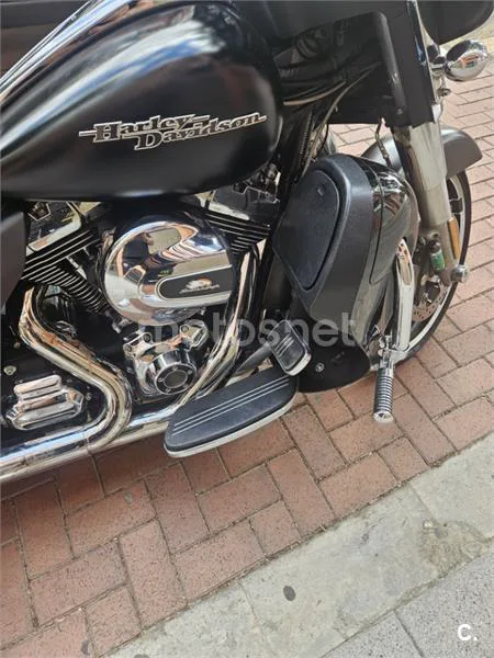 Harley-Davidson Street Glide - Vista 6