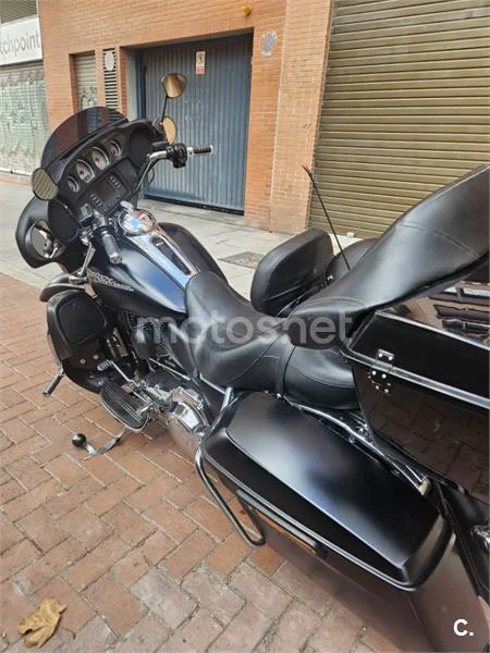 Harley-Davidson Street Glide - Vista 8