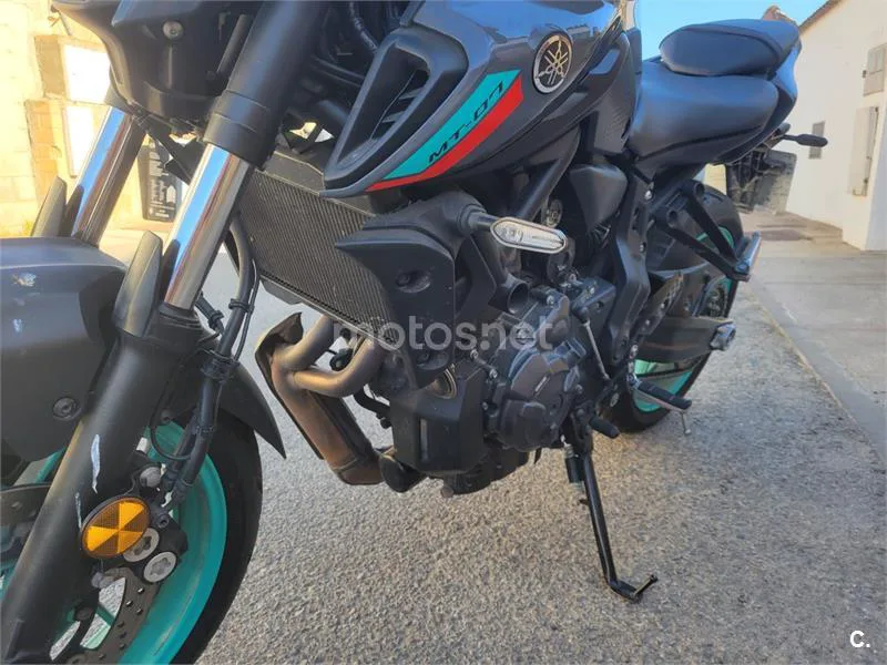 Yamaha MT-07 - Vista 8