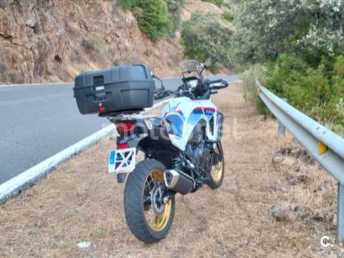Honda XL750 Transalp - Vista 5