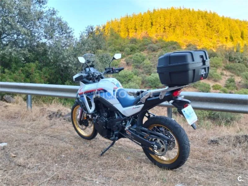 Honda XL750 Transalp - Vista 6