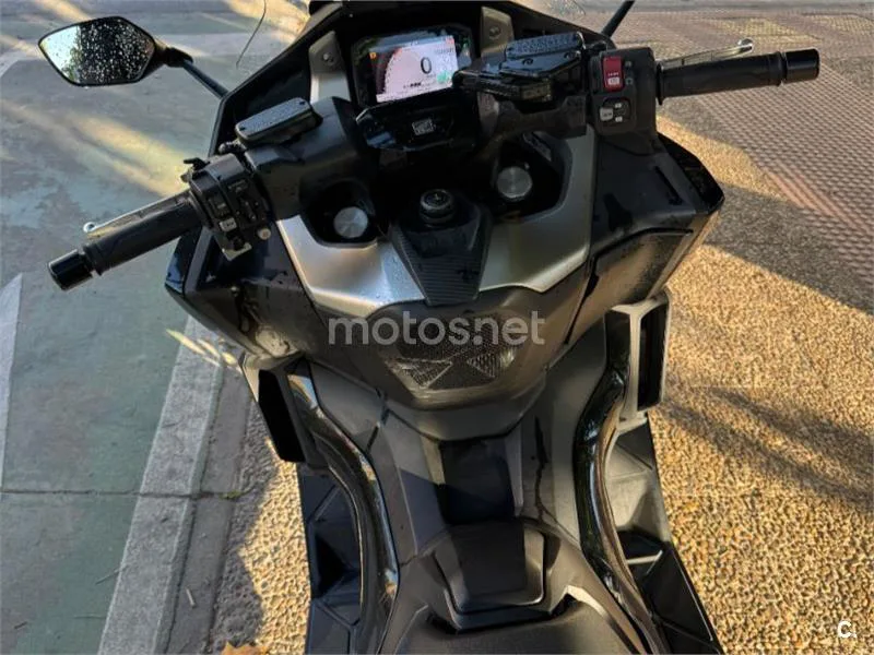 Honda Forza 750 - Vista 9