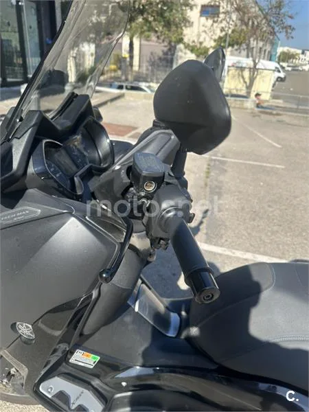 Yamaha XMAX 400 - Vista 8
