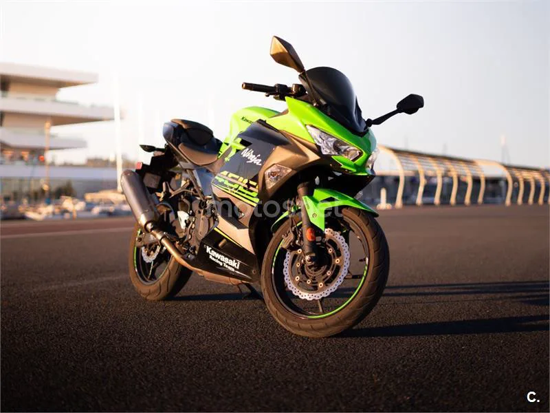 Kawasaki Ninja 400 - Vista 3