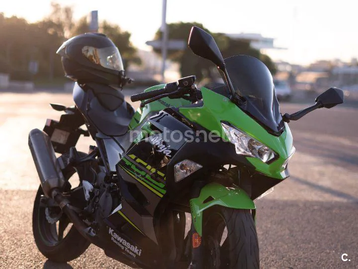 Kawasaki Ninja 400 - Vista 8