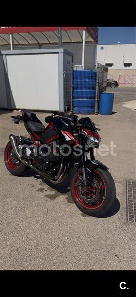 Kawasaki Z900 - Vista 3