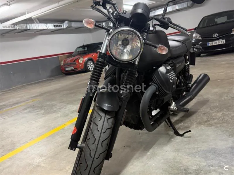 Moto Guzzi V7 III - Vista 3