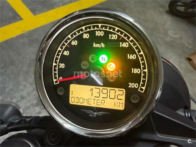 Moto Guzzi V7 III - Vista 5
