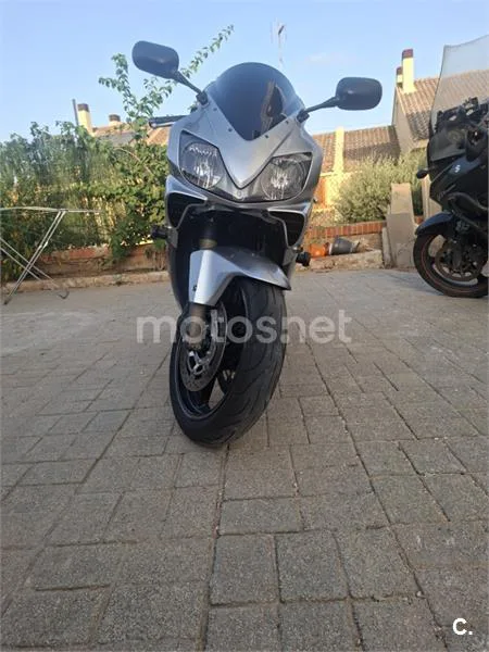 Honda CBR600F - Vista 3