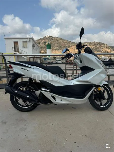 Honda PCX125 - Vista 3