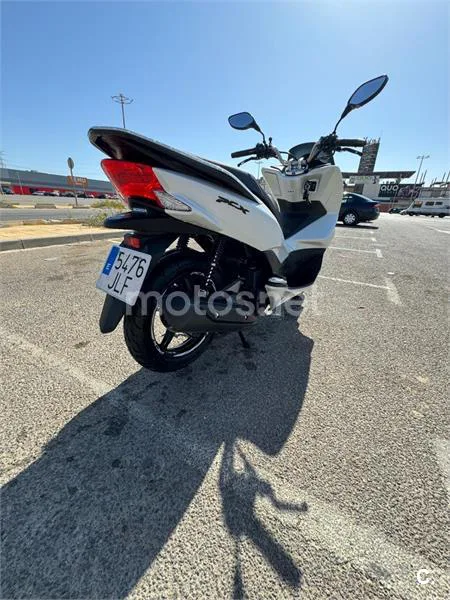 Honda PCX125 - Vista 5