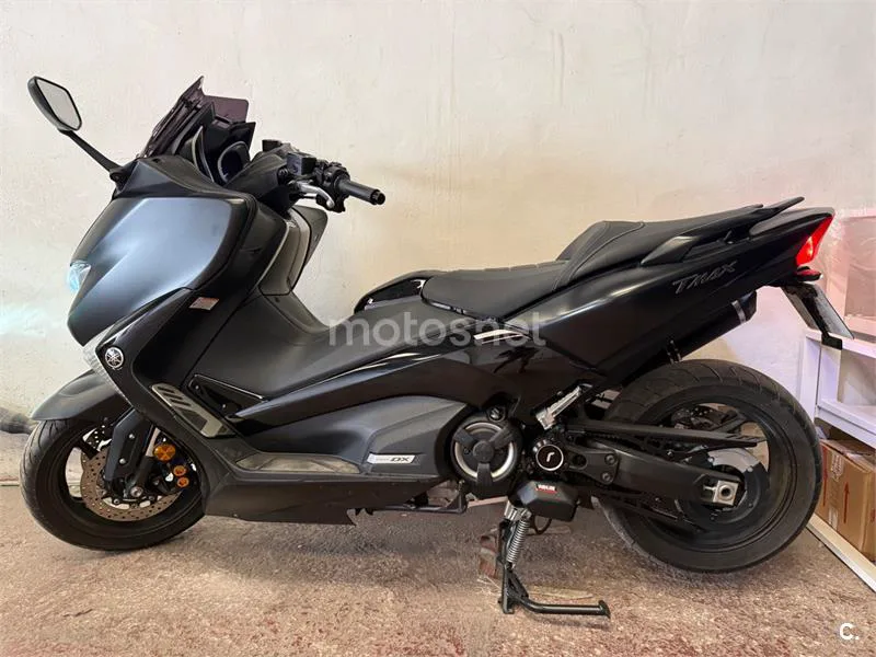 Yamaha TMAX - Vista 3