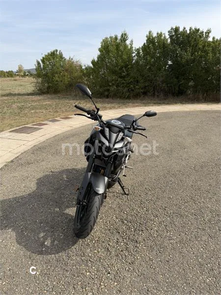 Yamaha MT-125 - Vista 8