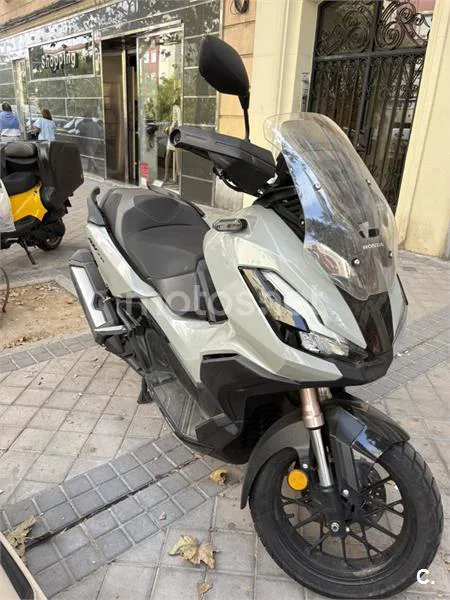 Honda ADV350 - Vista 3