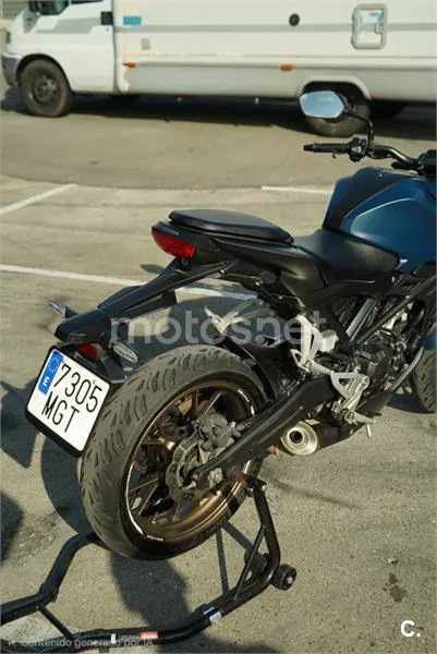 Honda CB125R - Vista 7