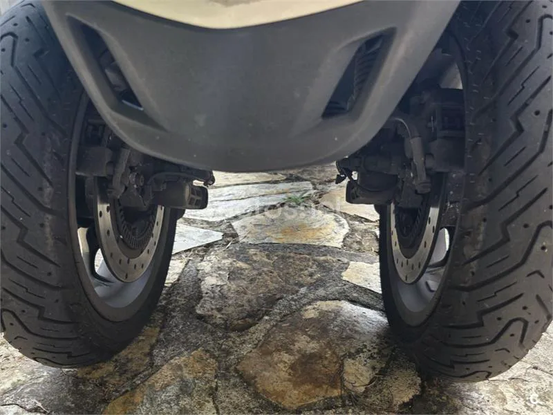Piaggio MP3 500 LT Sport - Vista 9