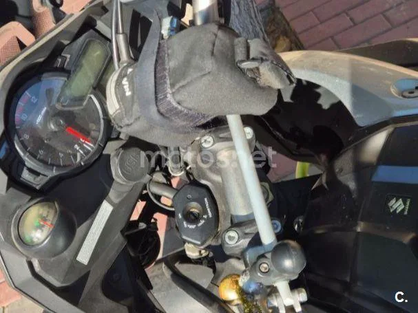 Suzuki V-Strom 1000XT - Vista 11