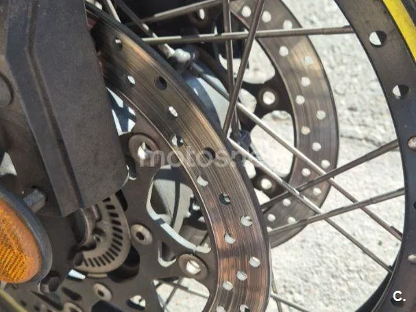 Suzuki V-Strom 1000XT - Vista 6