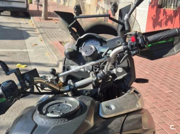 Suzuki V-Strom 1000XT - Vista 8
