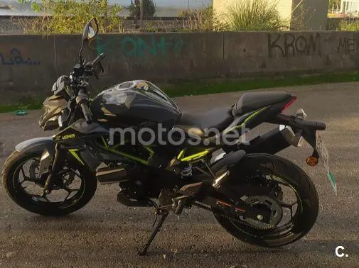 Kawasaki Z125 - Vista 16