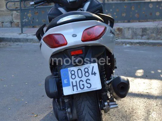 Yamaha XMAX 250 - Vista 4