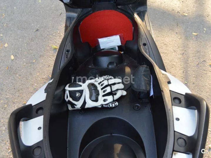 Yamaha XMAX 250 - Vista 6