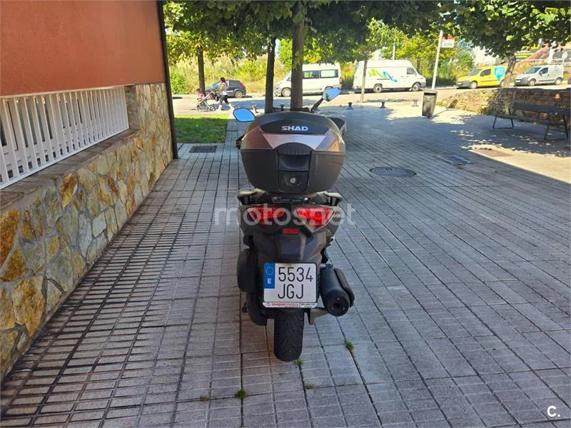 Yamaha XMAX 125 - Vista 4