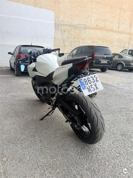 Kawasaki Z400 - Vista 3
