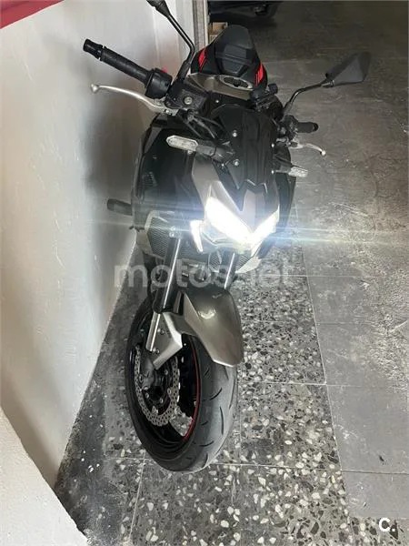 Kawasaki Z900 - Vista 6