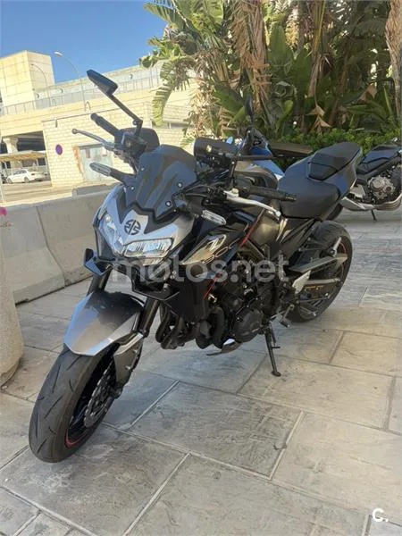 Kawasaki Z900 - Vista 6
