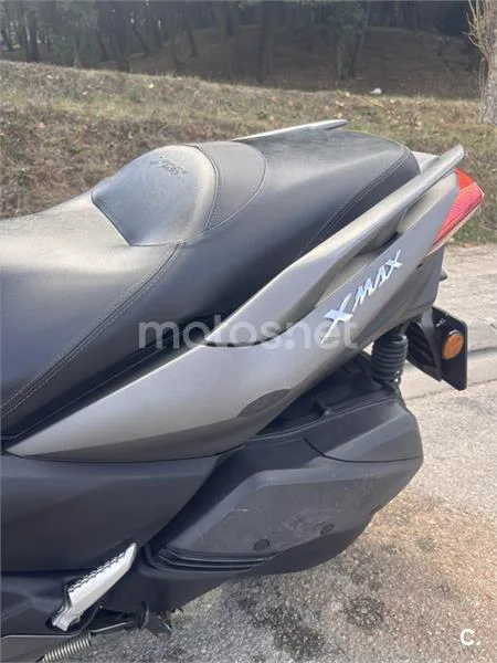 Yamaha XMAX 300 - Vista 11