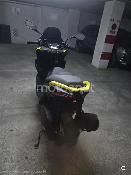Aprilia SR GT 125 - Vista 3