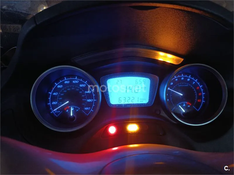 Piaggio MP3 - Vista 5