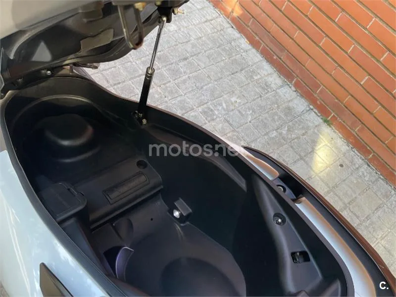 Kymco Super Dink 300 - Vista 19